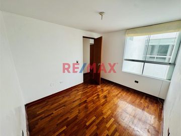 En Venta: Exclusivo Dpto. 4To Piso En Urb. Matellini