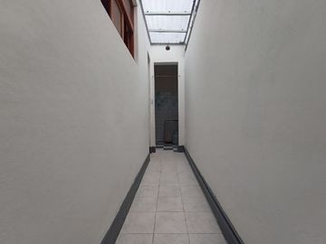 Clasico Y Bien Ubicado Dpto De Primer Piso En Lince Cerca A Av Canevaro