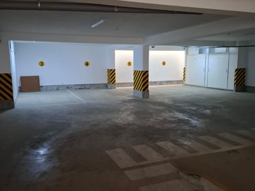 DEPARTAMENTO ESTRENO DÚPLEX VELASCO ASTETE 2226 VISTA ALEGRE SURCO. ENTREGA INMEDIATA. PRECIO INCLUYE COCHERA. 3 DORMITORIOS. 155 m2.