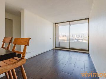 2 Dorm + 1 baño y estacionamiento. Metro Matta. Moderno y luminoso. Santa Rosa 835