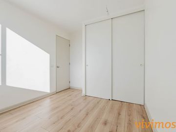 2 Dorm + 1 baño y estacionamiento. Metro Matta. Moderno y luminoso. Santa Rosa 835