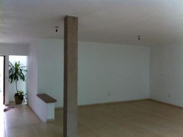 Casa Estilo Mexicano Contemporáneo en privada con áreas verdes y juegos infantiles