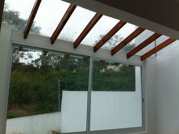 Casa Estilo Mexicano Contemporáneo en privada con áreas verdes y juegos infantiles