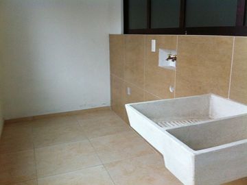 Casa Estilo Mexicano Contemporáneo en privada con áreas verdes y juegos infantiles