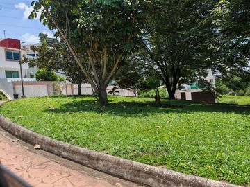 Casa Estilo Mexicano Contemporáneo en privada con áreas verdes y juegos infantiles