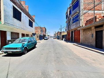 VENTA DE CASA EN LEONCIO PRADO