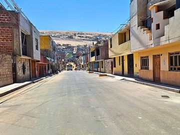 VENTA DE CASA EN LEONCIO PRADO