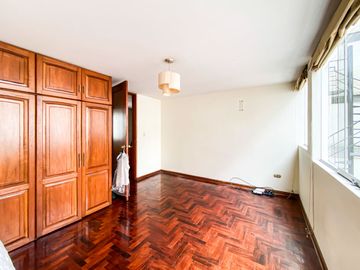 🏡🔑 ¡𝗢𝗣𝗢𝗥𝗧𝗨𝗡𝗜𝗗𝗔𝗗 Ú𝗡𝗜𝗖𝗔! En Venta Hermosa Casa en Mayorazgo, Límite con La Molina 🌟