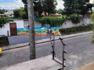 Se vende o se renta bonita casa de lujo en Cotacachi