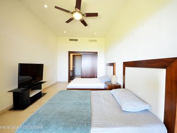 VILLA 2 Niveles en PUNTA ESMERALDA OPORTUNIDAD
