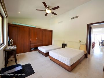 VILLA 2 Niveles en PUNTA ESMERALDA OPORTUNIDAD
