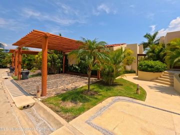 VILLA 2 Niveles en PUNTA ESMERALDA OPORTUNIDAD