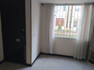 ¡SE VENDE ESPECTACULAR CASA!