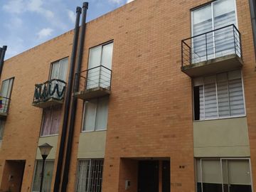 ¡SE VENDE ESPECTACULAR CASA!