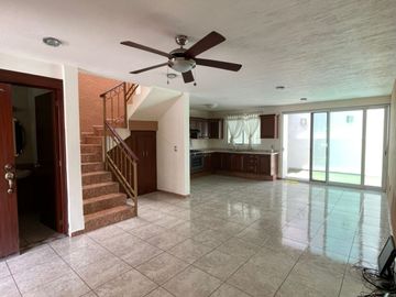 CASA EN VENTA EN REAL PATRIA