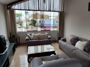 CASA EN URB. LOS CIPRESES