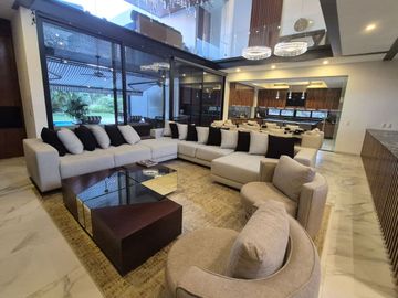 Casa  de lujo con alberca privada en venta, Yucatán Country Club, Mérida