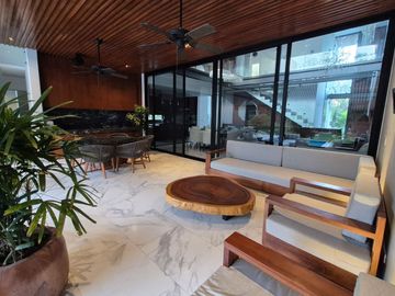 Casa  de lujo con alberca privada en venta, Yucatán Country Club, Mérida