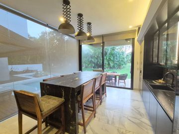 Casa  de lujo con alberca privada en venta, Yucatán Country Club, Mérida