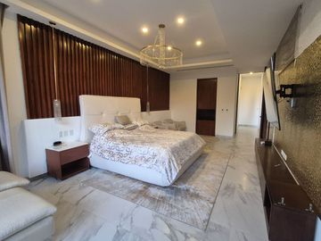 Casa  de lujo con alberca privada en venta, Yucatán Country Club, Mérida