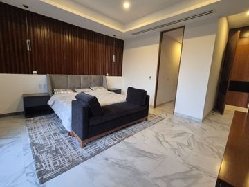 Casa  de lujo con alberca privada en venta, Yucatán Country Club, Mérida