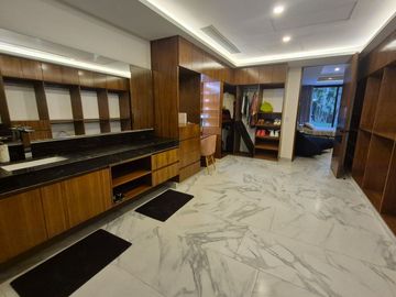 Casa  de lujo con alberca privada en venta, Yucatán Country Club, Mérida