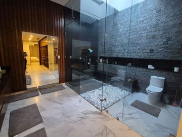 Casa  de lujo con alberca privada en venta, Yucatán Country Club, Mérida