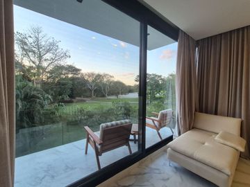 Casa  de lujo con alberca privada en venta, Yucatán Country Club, Mérida