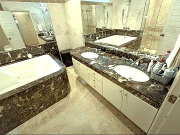 Venta espectacular departamento en San Isidro 714m2, jardines, 10 estacionamientos