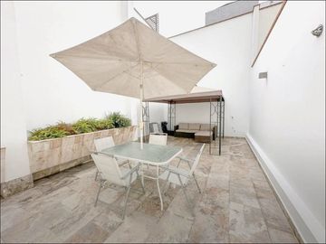 Venta espectacular departamento en San Isidro 714m2, jardines, 10 estacionamientos