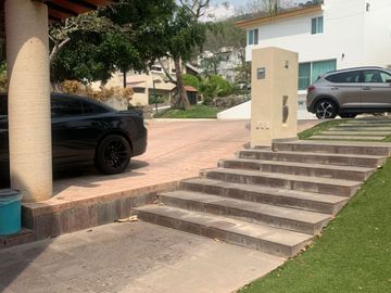 CASA EN VENTA EN LAS CAÑADAS