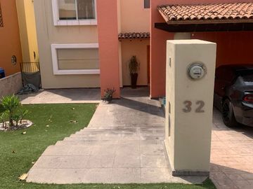CASA EN VENTA EN LAS CAÑADAS