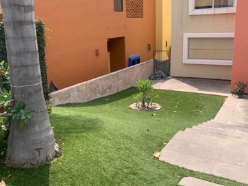 CASA EN VENTA EN LAS CAÑADAS