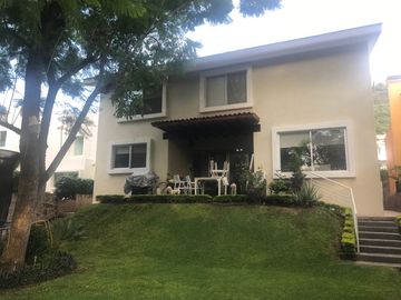 CASA EN VENTA EN LAS CAÑADAS