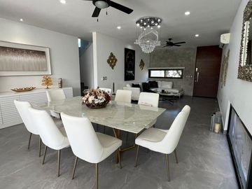 Residencia en Venta en Privada Arbórea Conkal Yucatán
