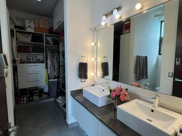 Residencia en Venta en Privada Arbórea Conkal Yucatán