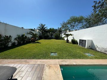 Residencia en Venta en Privada Arbórea Conkal Yucatán