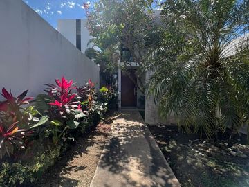 Residencia en Venta en Privada Arbórea Conkal Yucatán