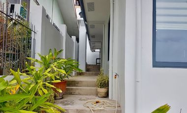 House near School at Banilad Cebu City For Sale