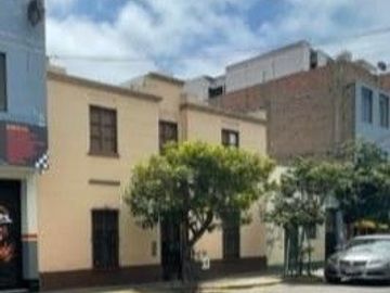 Venta Casa en Surquillo. Oportunidad Única de Inversión.