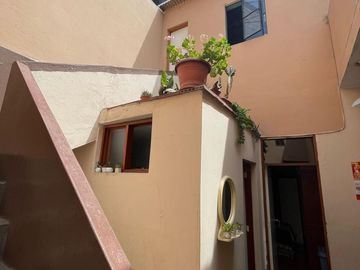 Venta Casa en Surquillo. Oportunidad Única de Inversión.
