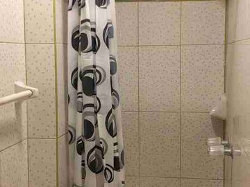 Se alquila habitación con baño privado en San Bartolo