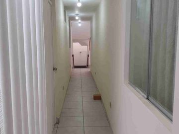 Se alquila habitación con baño privado en San Bartolo