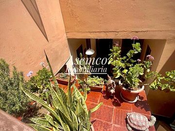 ¡Oportunidad en SURQUILLO! VENTA de CASA Bien Ubicada