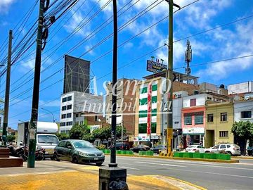 ¡Oportunidad en SURQUILLO! VENTA de CASA Bien Ubicada