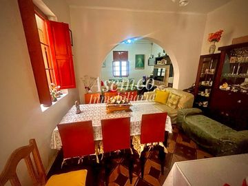 ¡Oportunidad en SURQUILLO! VENTA de CASA Bien Ubicada