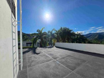 VENDO ESPECTACULAR CASA DE DESCANSO EN ANAPOIMA CUNDINAMARCA  EN CONDOMINIO.