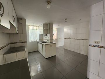 CASA EN VENTA EN ZONA RESIDENCIAL DE SACHACA