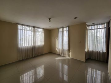 CASA EN VENTA EN ZONA RESIDENCIAL DE SACHACA