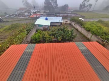 VENTA HERMOSA Y AMPLIA CASA DE CAMPO EN IBARRA, SECTOR SAN CRISTOBAL
